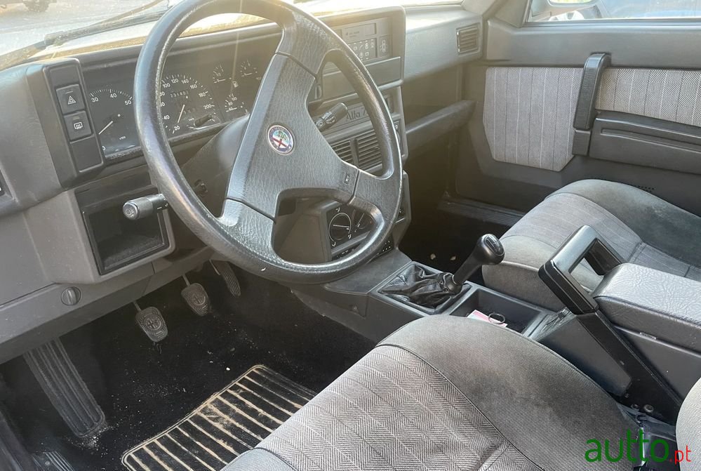 1991' Alfa Romeo 75 1.6 I.E. Trofeo photo #5