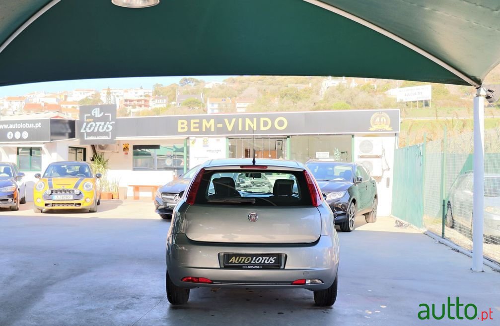 2009' Fiat Grande Punto photo #6