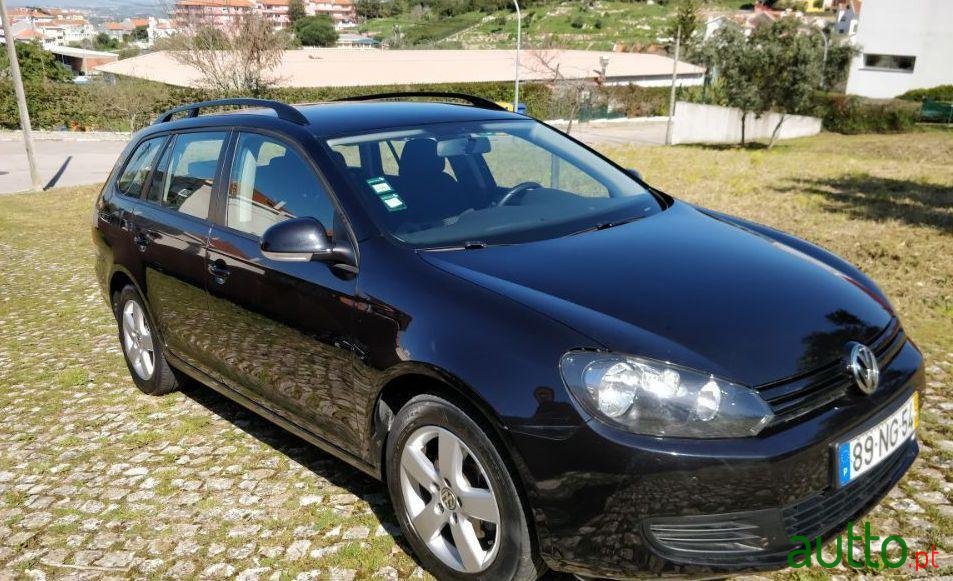 2012' Volkswagen Golf Variant photo #3