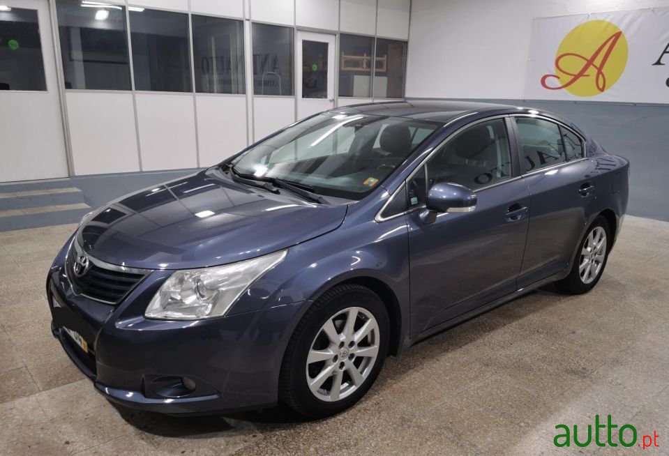 2009' Toyota Avensis photo #1