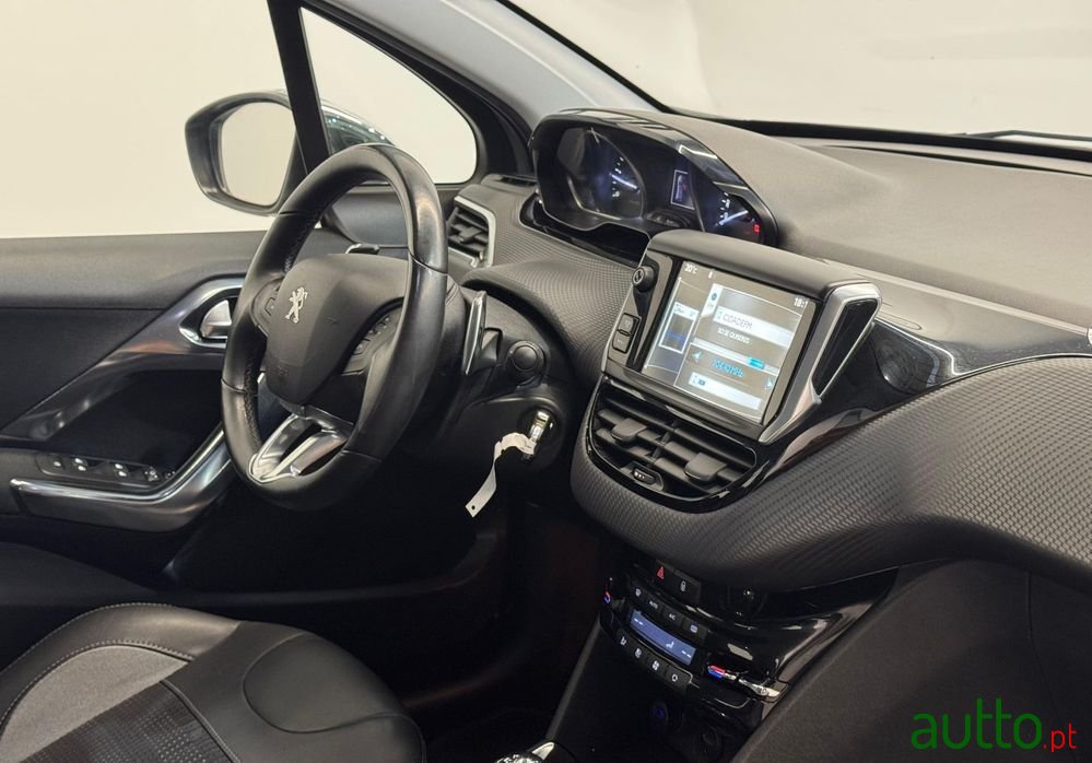 2014' Peugeot 2008 1.5 Bluehdi Allure Eat6 photo #6