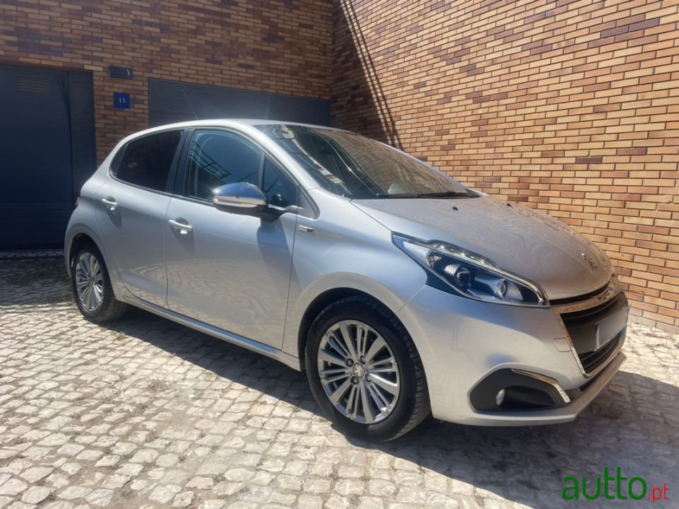 2016' Peugeot 208 photo #1