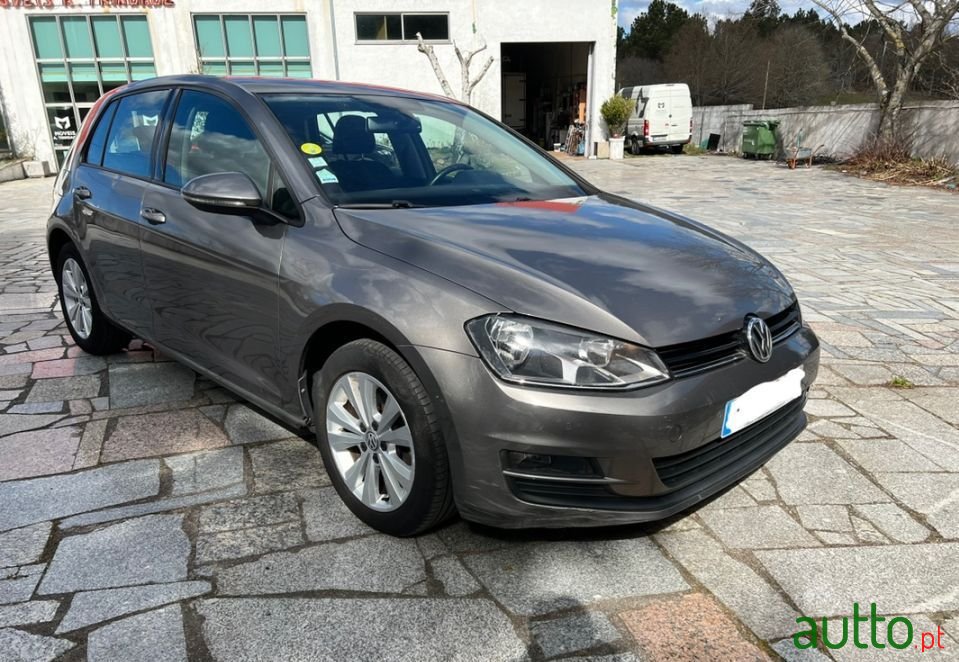 2015' Volkswagen Golf photo #1