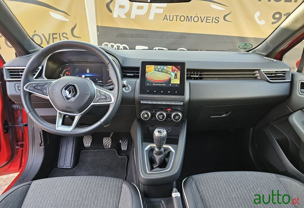 2021' Renault Clio photo #2