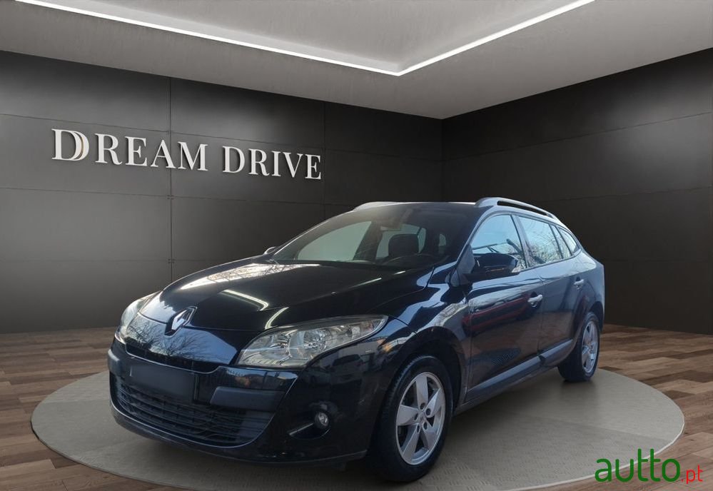 2010' Renault Megane Sport Tourer photo #1