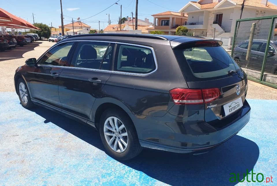 2018' Volkswagen Passat photo #2