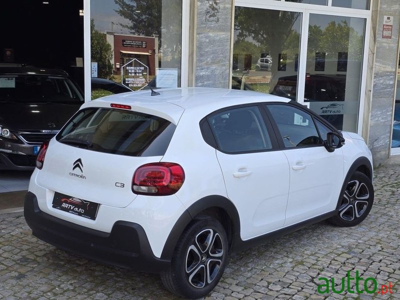 2018' Citroen C3 1.2 Puretech Feel photo #2