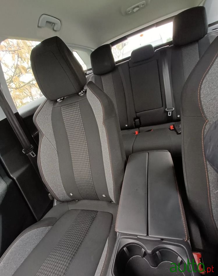 2017' Peugeot 3008 photo #6