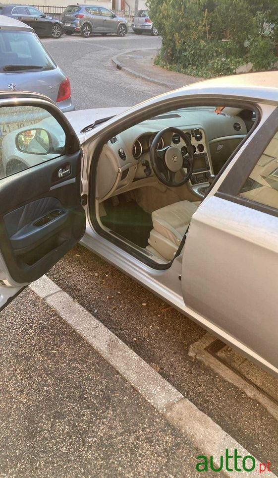 2007' Alfa Romeo 159 photo #1