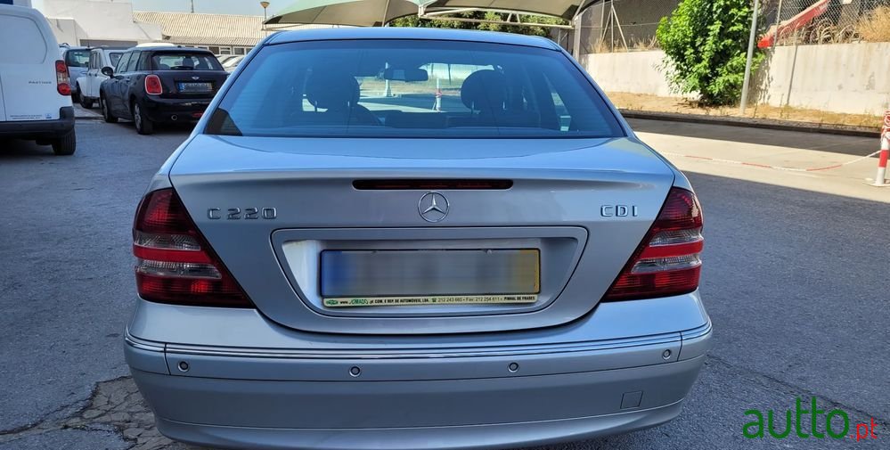 2004' Mercedes-Benz C 220 photo #4