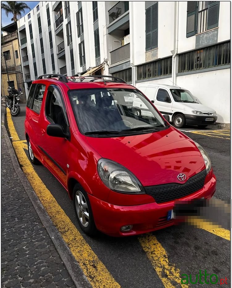2000' Toyota Yaris Verso 1.3 Base photo #3