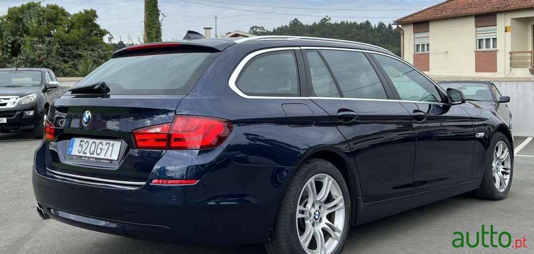 2011' BMW 520 photo #4