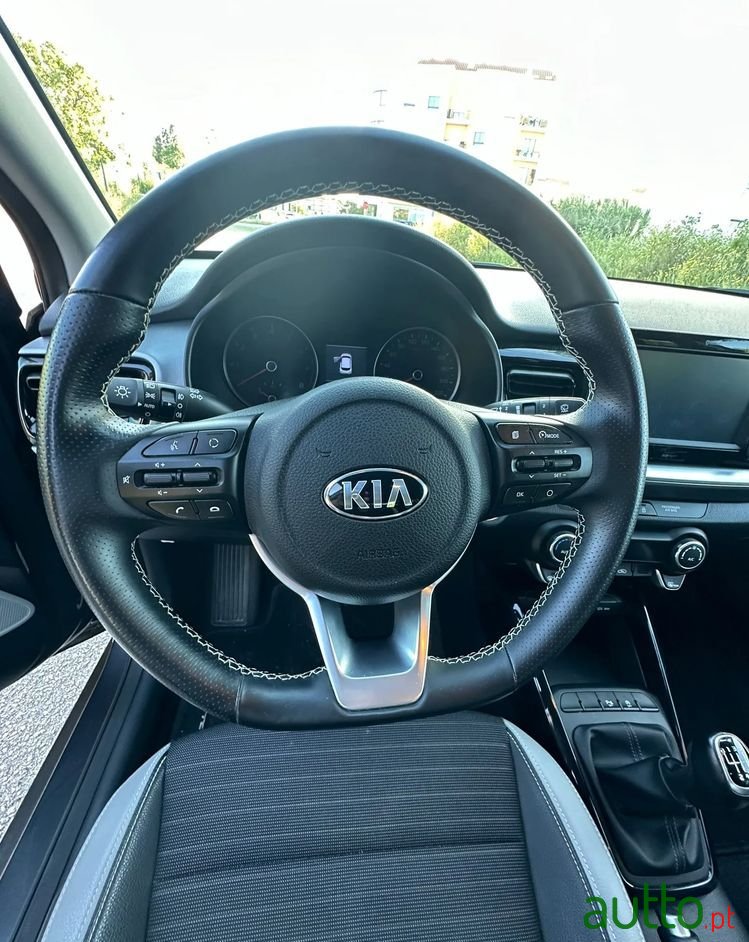 2020' Kia Stonic 1.0 T-Gdi Tech photo #4