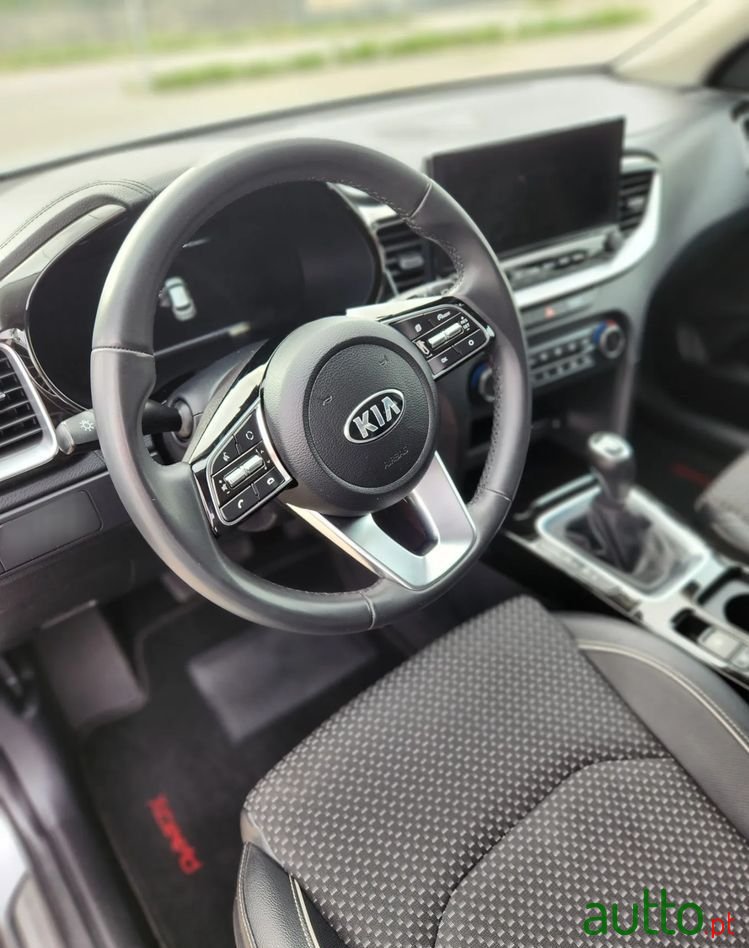 2021' Kia XCeed 1.0 T-Gdi Tech photo #2