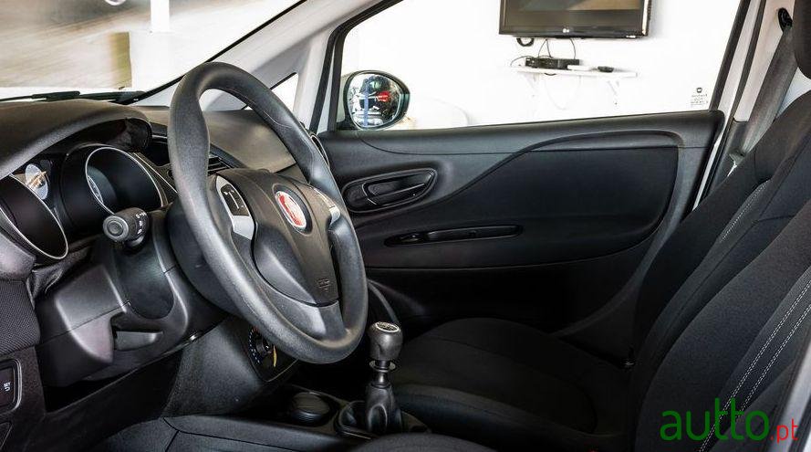 2017' Fiat Punto photo #1