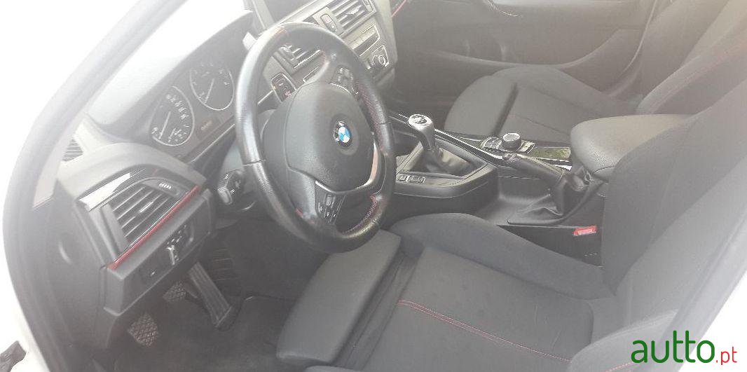 2012' BMW 118 Line Sport photo #1