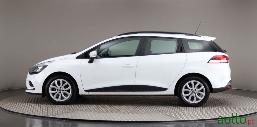 2019' Renault Clio Sport Tourer photo #2