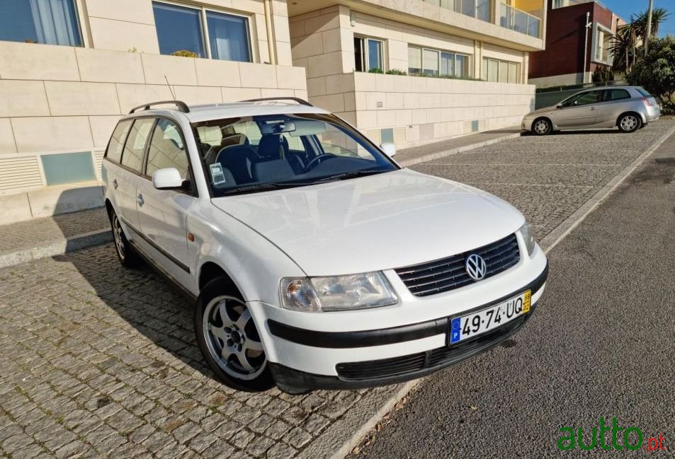 1998' Volkswagen Passat photo #1