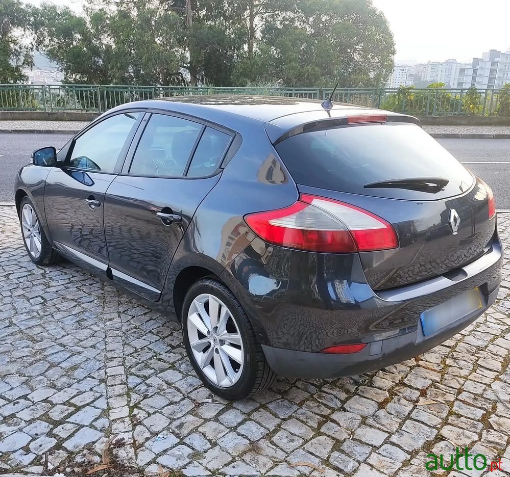 2009' Renault Megane photo #6