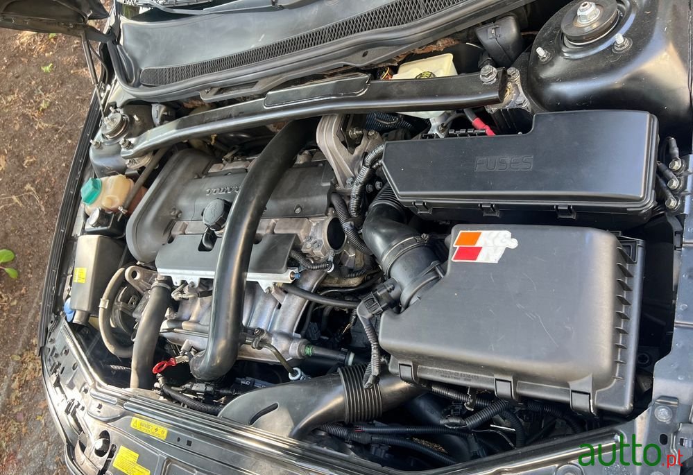 2001' Volvo S60 2.3 T5 photo #2