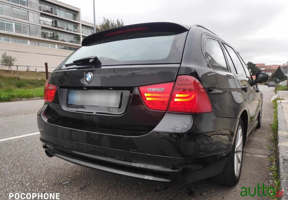 2011' BMW 320 D Touring photo #4