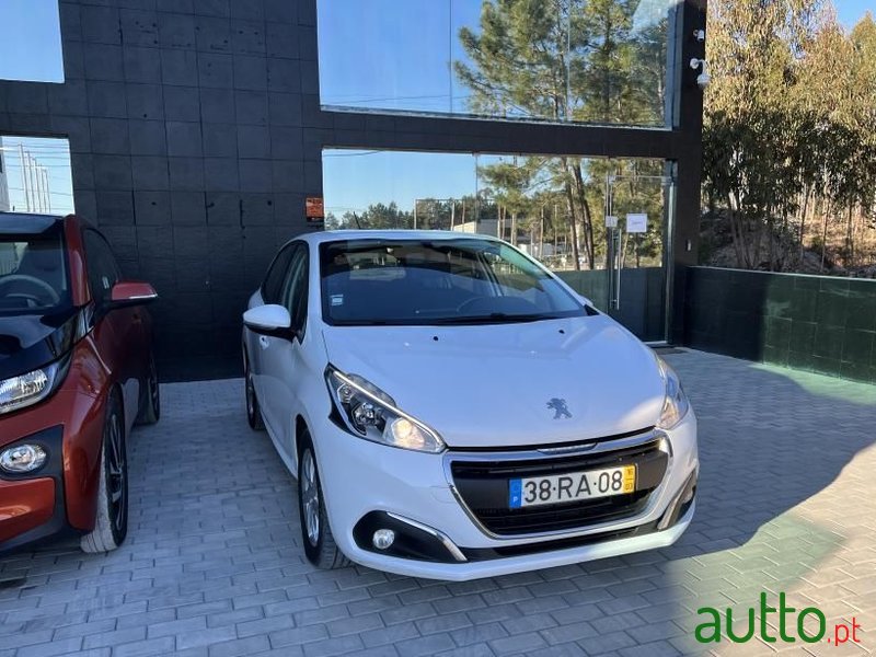 2016' Peugeot 208 photo #2