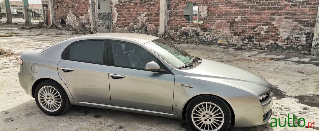 2006' Alfa Romeo 159 photo #3