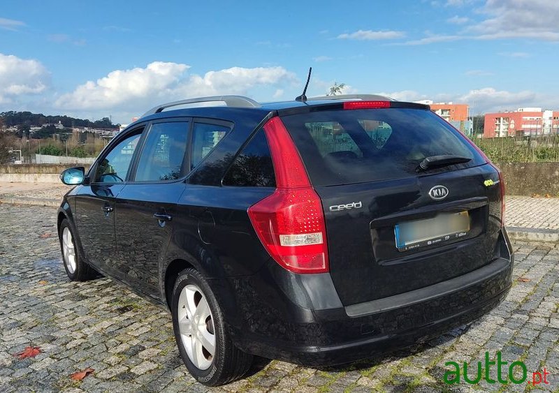 2010' Kia Ceed Sw photo #3