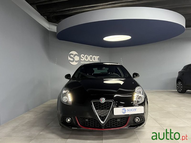 2019' Alfa Romeo Giulietta photo #3