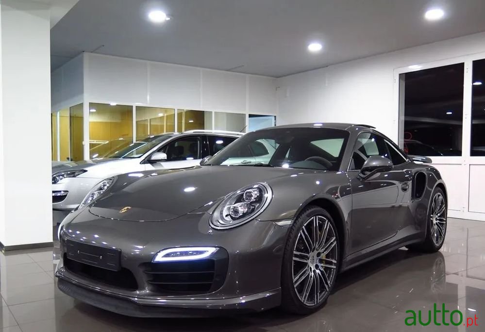 2014' Porsche 911 Turbo S photo #2