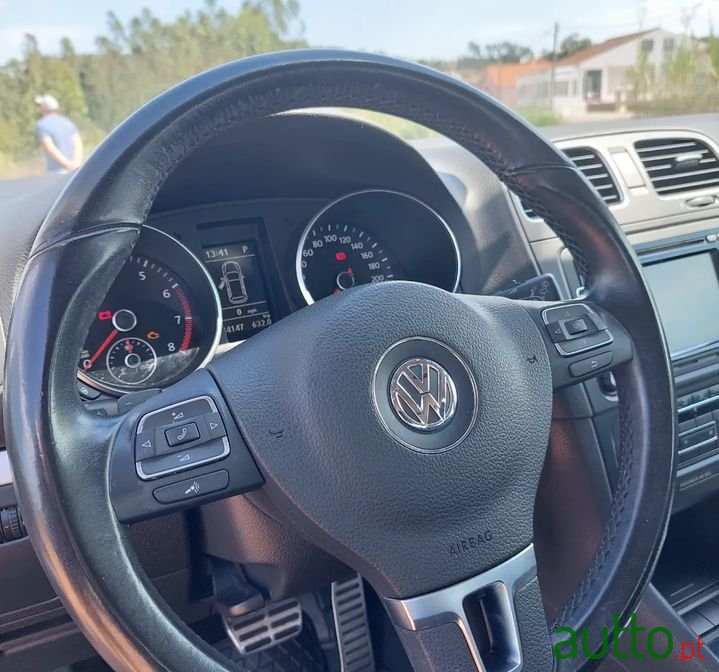 2010' Volkswagen Golf photo #5