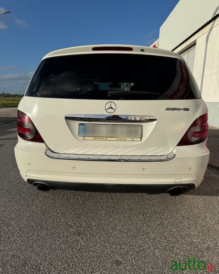 2010' Mercedes-Benz Classe R photo #3