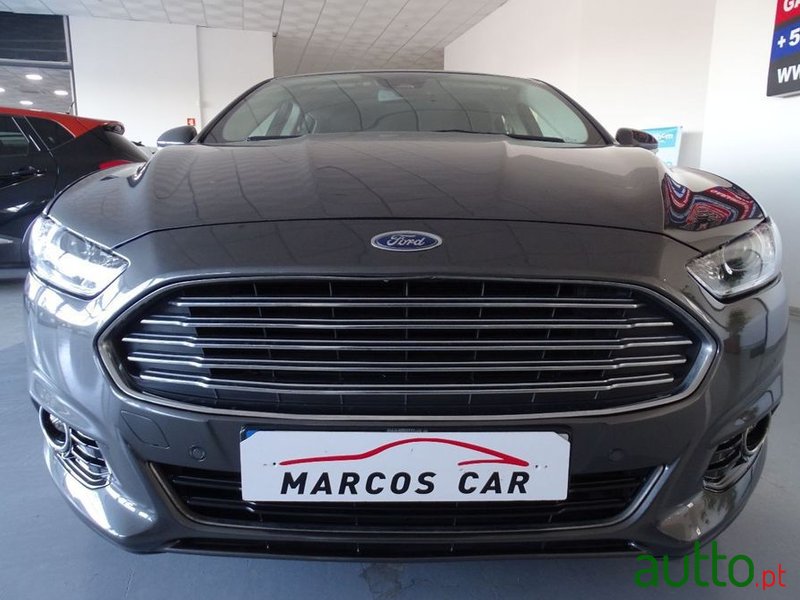 2015' Ford Mondeo Sw photo #2