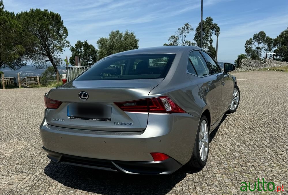 2016' Lexus Is 300H Executive photo #5