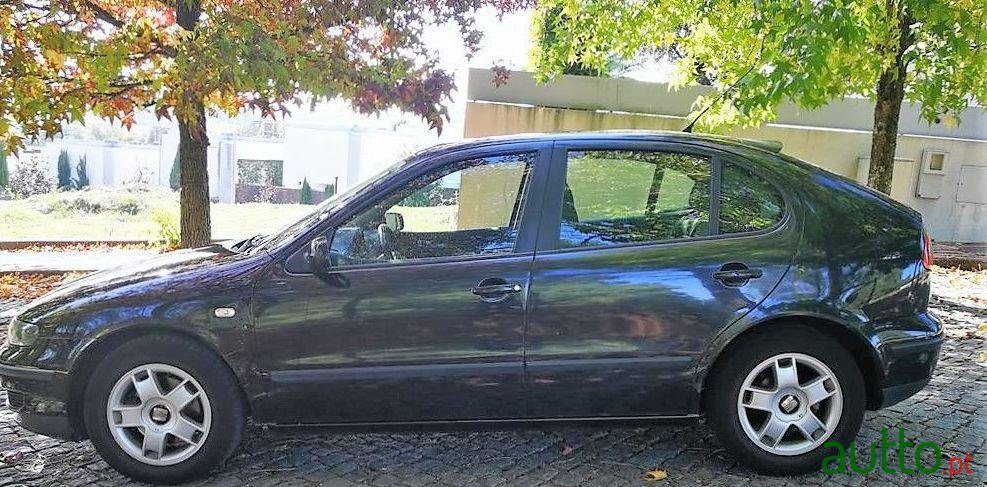 2001' SEAT Leon 1.9 Tdi 110 Cv photo #2