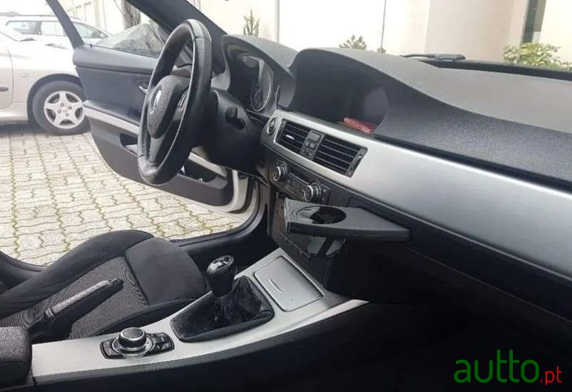 2011' BMW 320 D Pack M photo #5