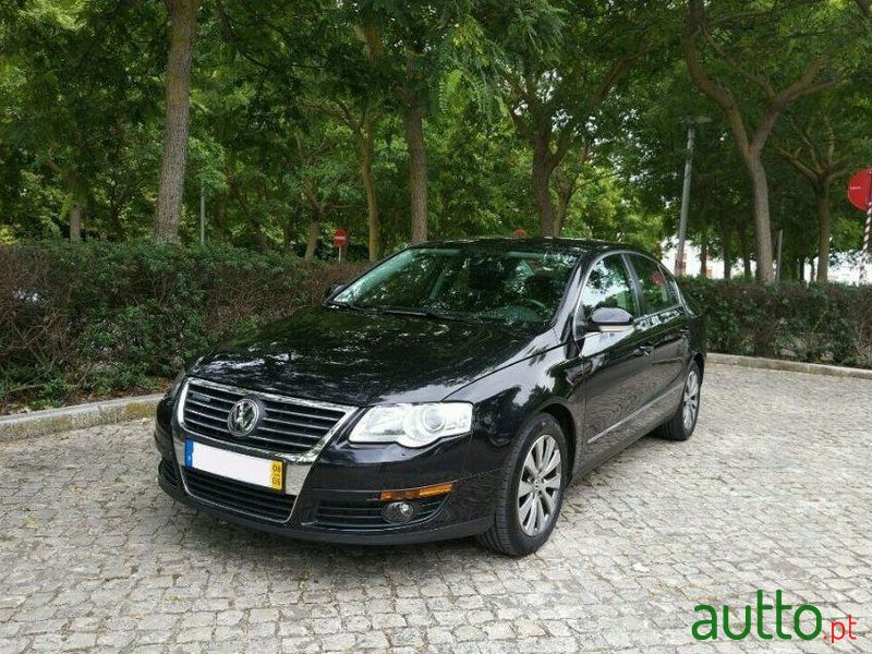 2008' Volkswagen Passat photo #1