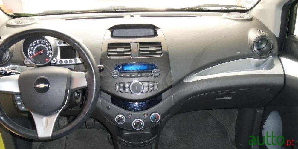 2011' Chevrolet Spark 1.2 Lt photo #1