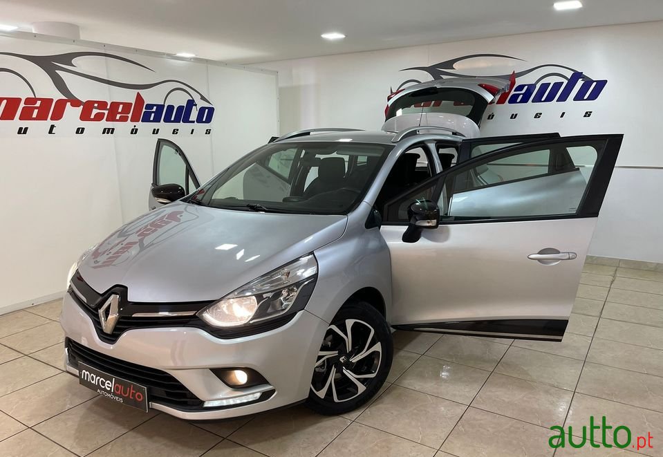 2017' Renault Clio Sport Tourer photo #6