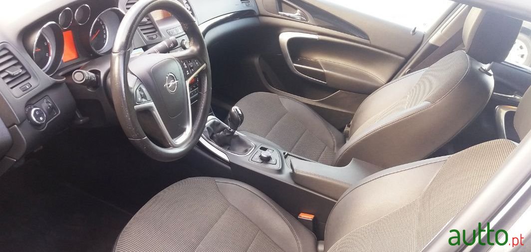 2010' Opel Insignia photo #3