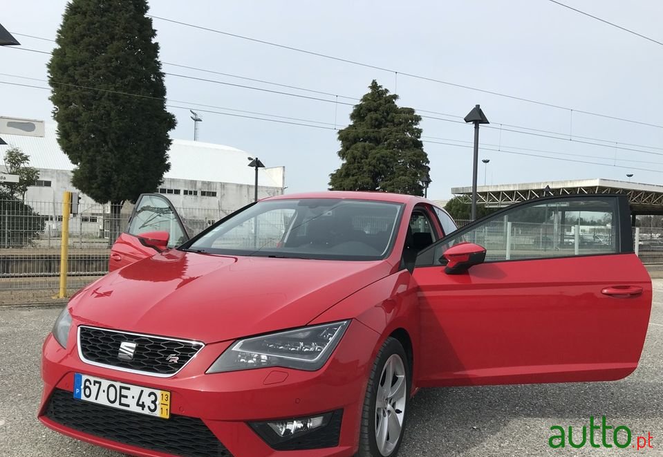 2013' SEAT Leon photo #4