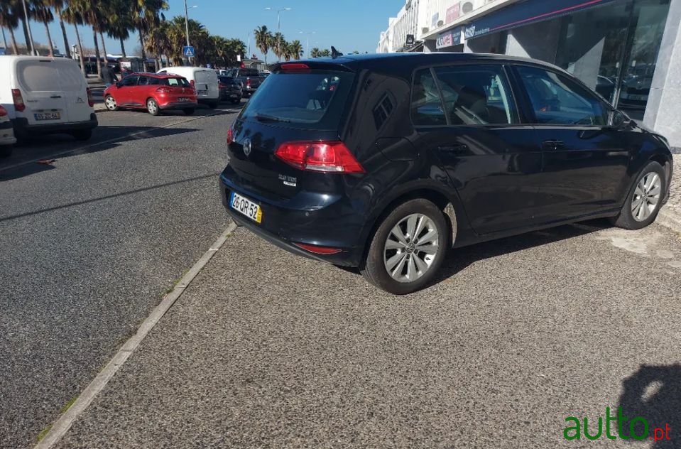 2015' Volkswagen Golf photo #2