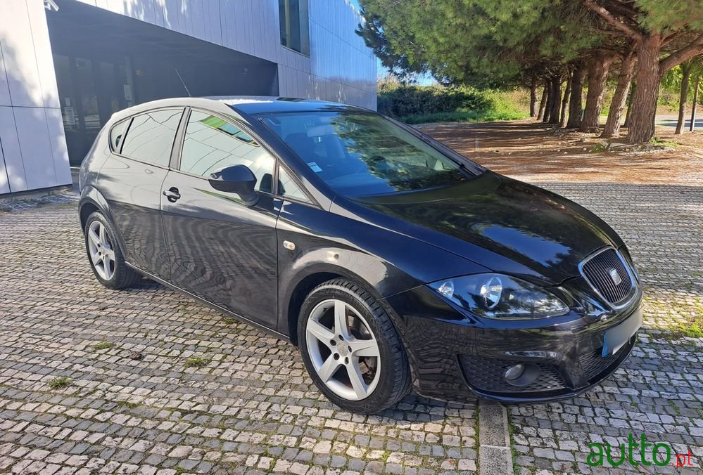 2010' SEAT Leon 1.6 Tdi Sport photo #1