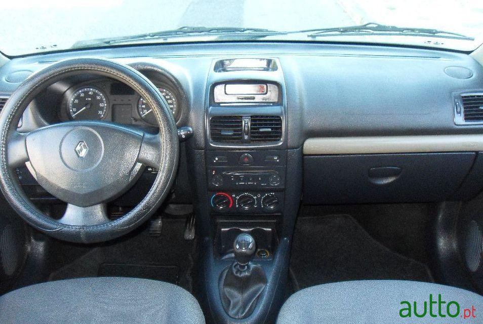 2004' Renault Clio Dci Dynamic- Ac  Abs photo #2