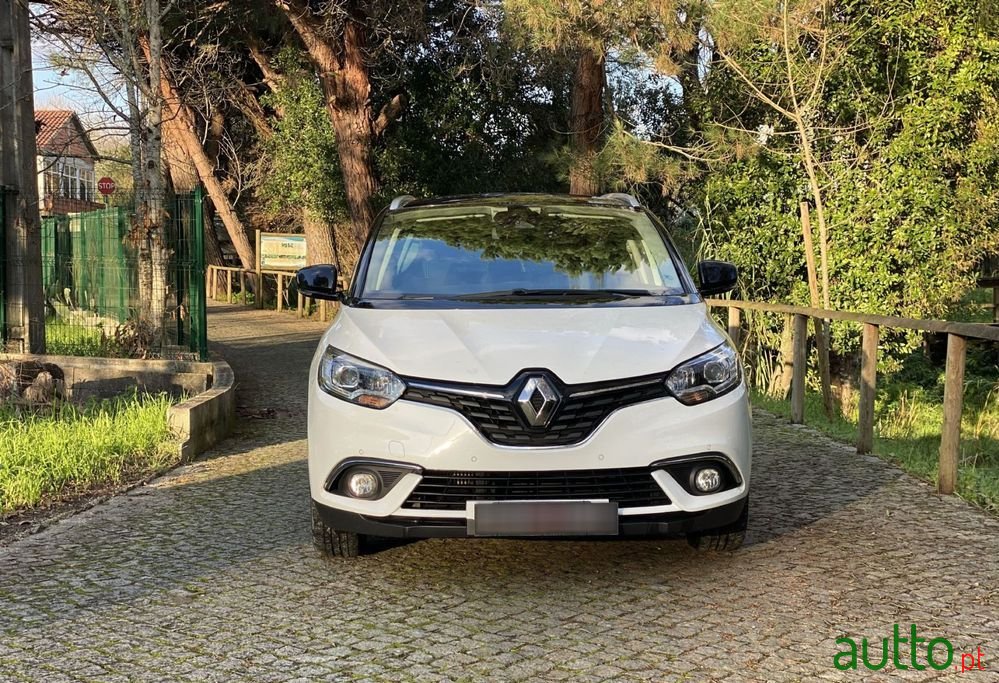 2018' Renault Grand Scenic photo #3