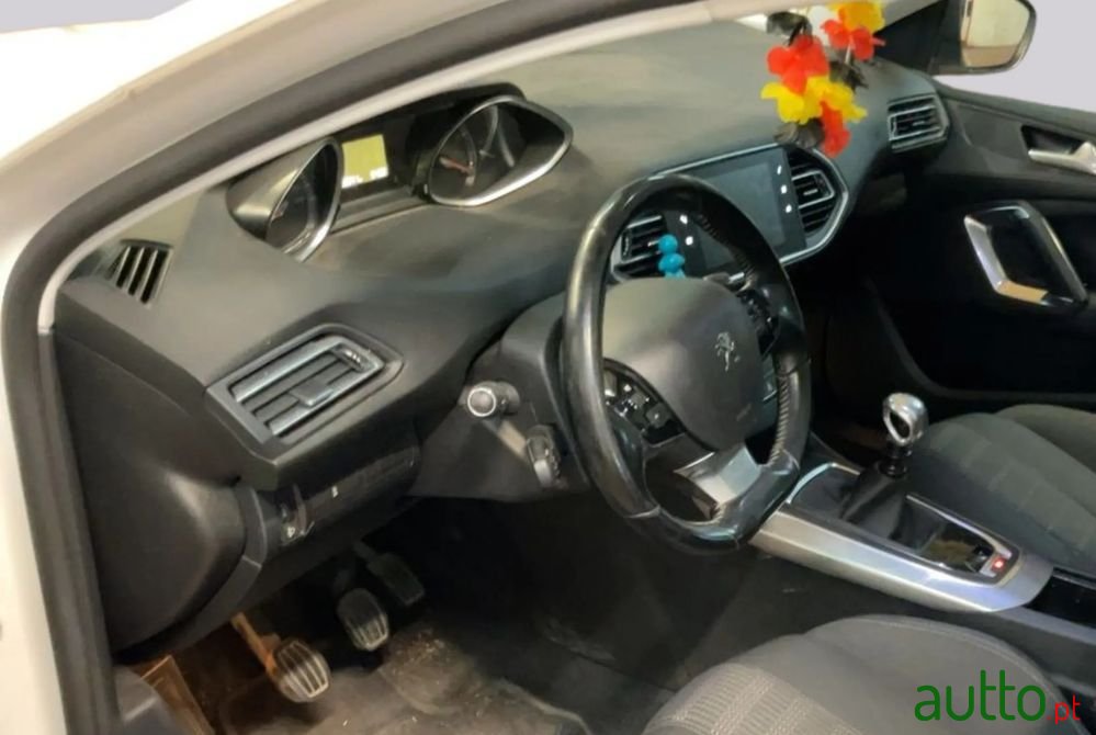 2019' Peugeot 308 Sw photo #5