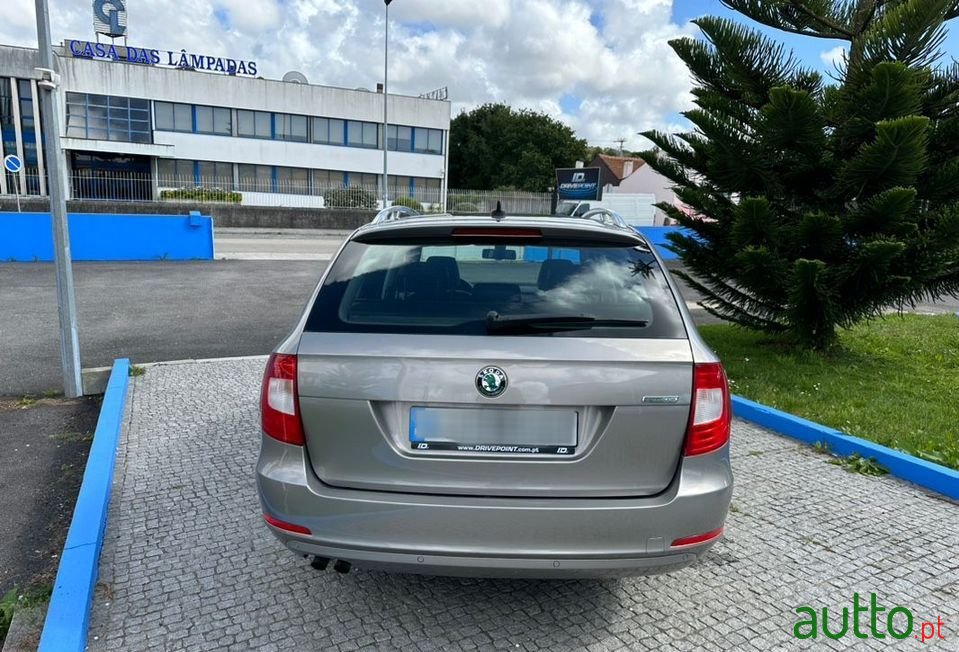 2013' Skoda Superb Break photo #6