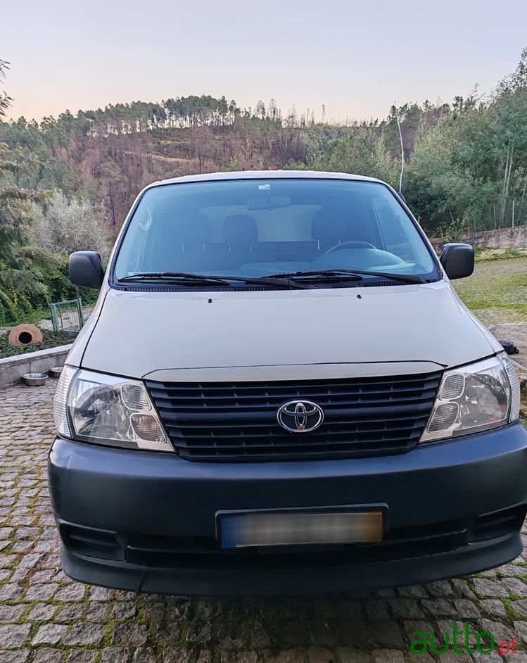 2008' Toyota HiAce photo #1