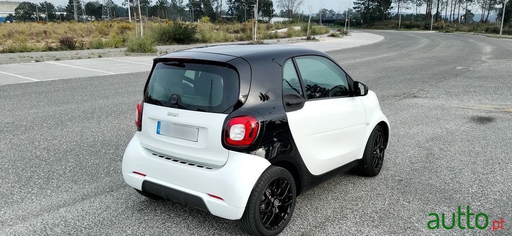 2019' Smart Fortwo photo #3