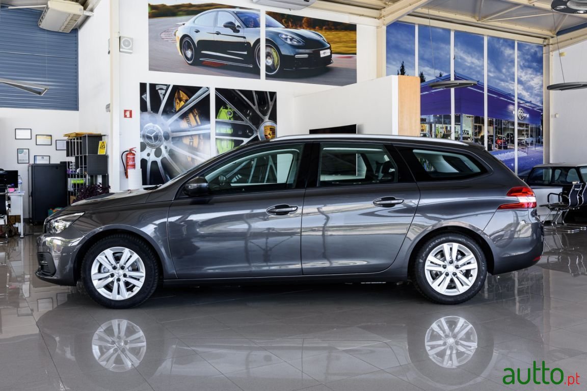 2019' Peugeot 308 Sw photo #2